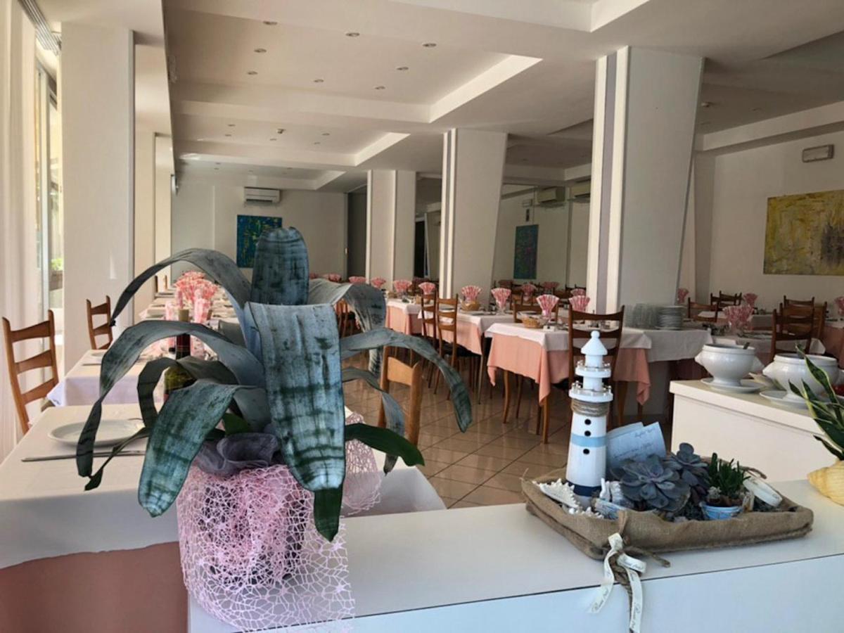 Hotel Alda แชร์เวีย ภายนอก รูปภาพ